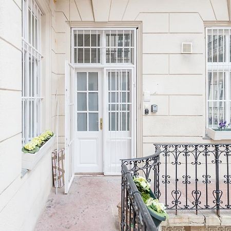 Sara'S Apartment บูดาเปสต์ ภายนอก รูปภาพ