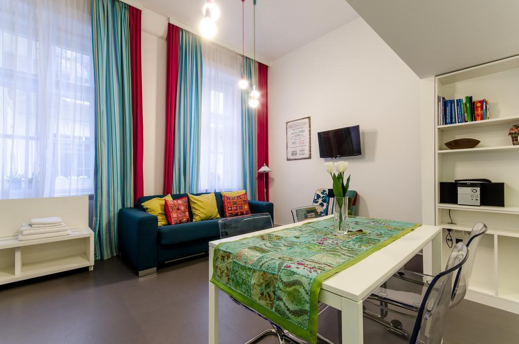 Sara'S Apartment บูดาเปสต์ ภายนอก รูปภาพ